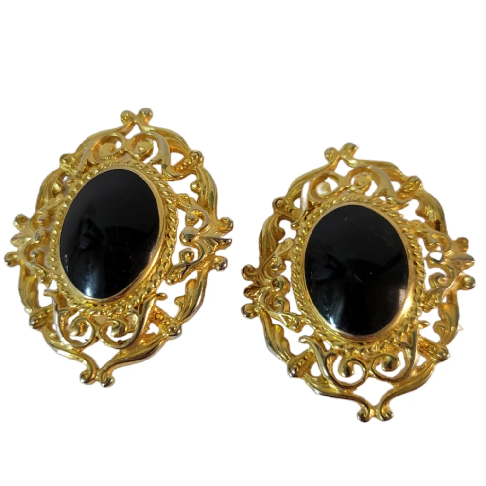 Vintage Reticulated Clip On Earrings